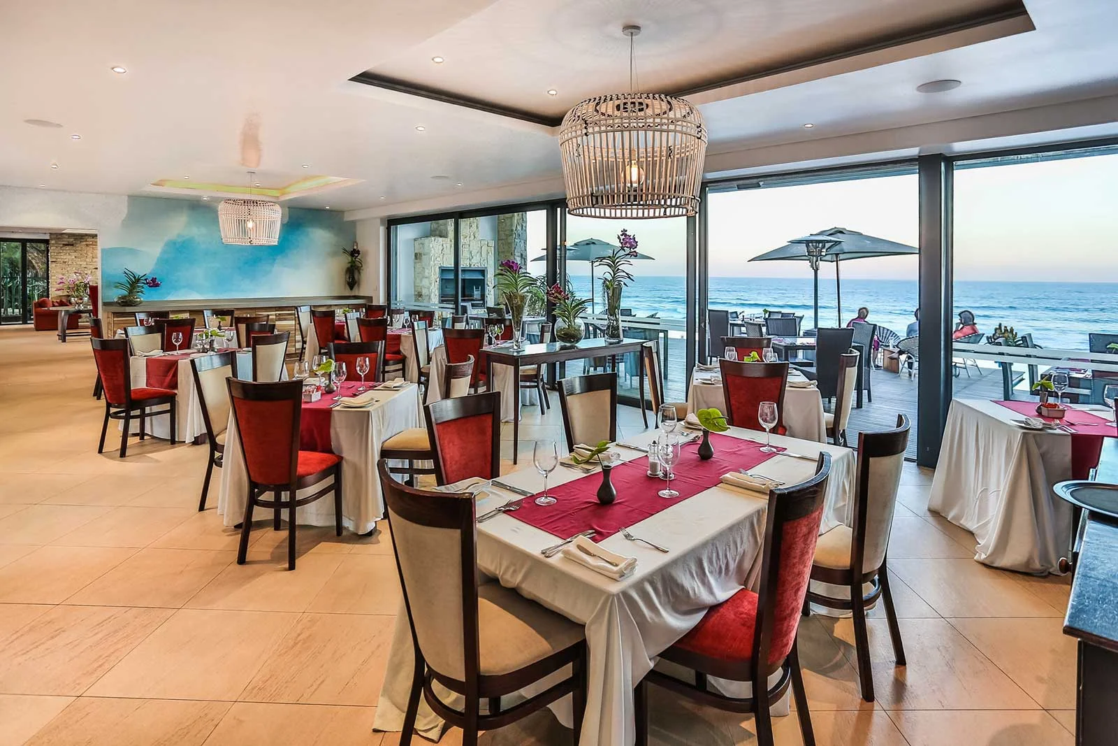 canelands-dining-3.jpg