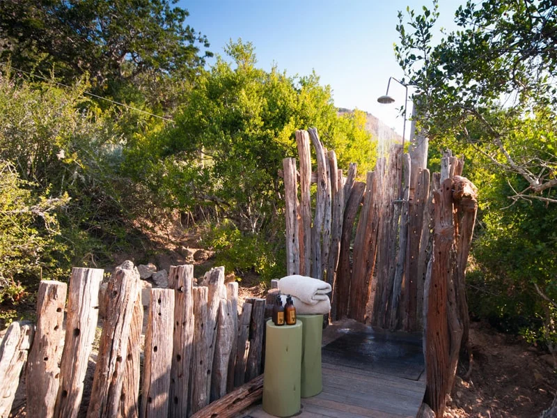 Eastern_Cape_Safari_greater_Addo_accommodation_Amakhala_Game_reserve_HillsNek_Safari_Camp_Outdoor_Shower-min.jpg