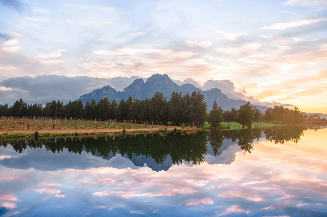 Stellenbosch_mountain_beyond_the_city_craig_howes.jpg
