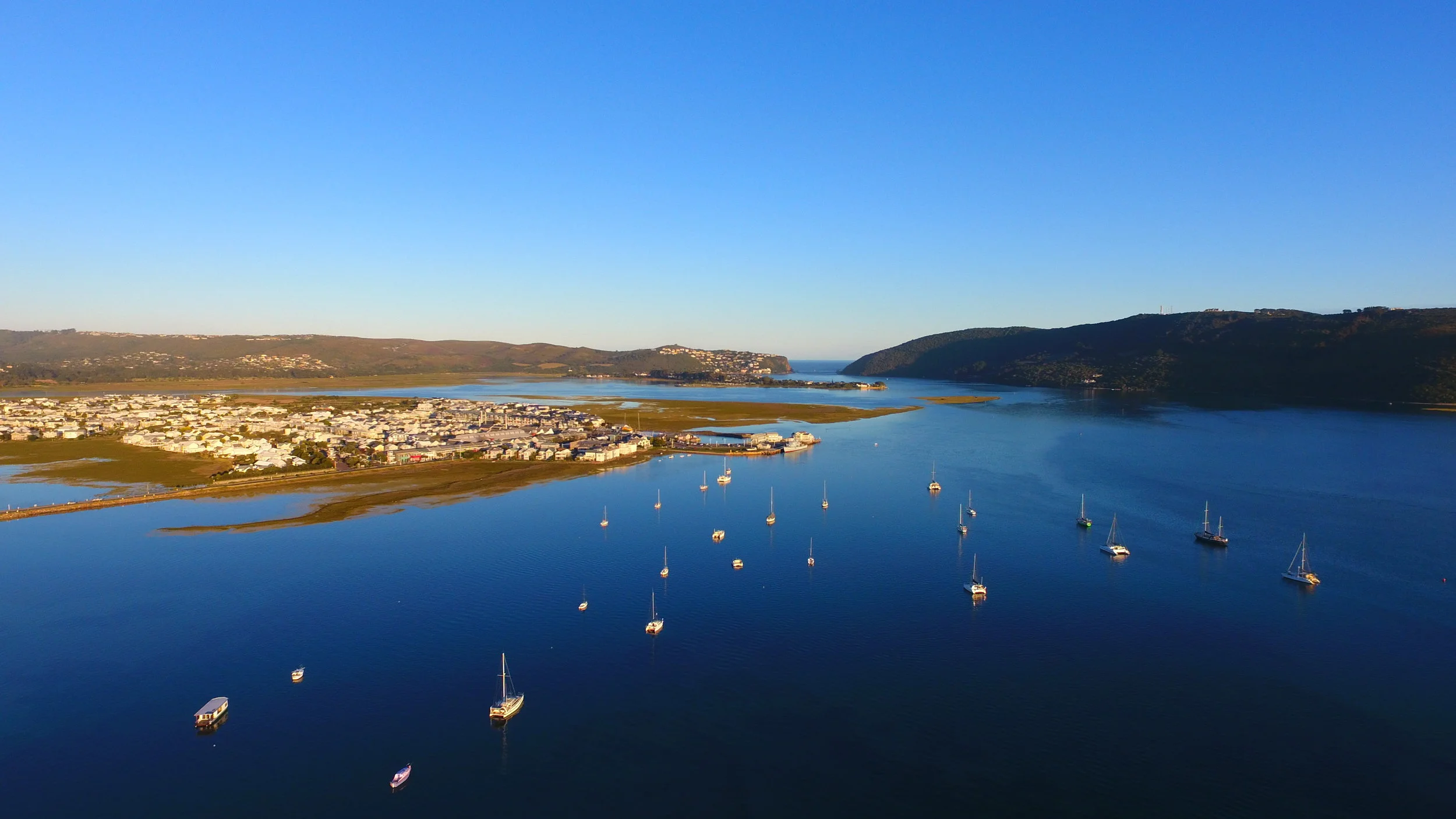 Knysna_lagoon.jpeg