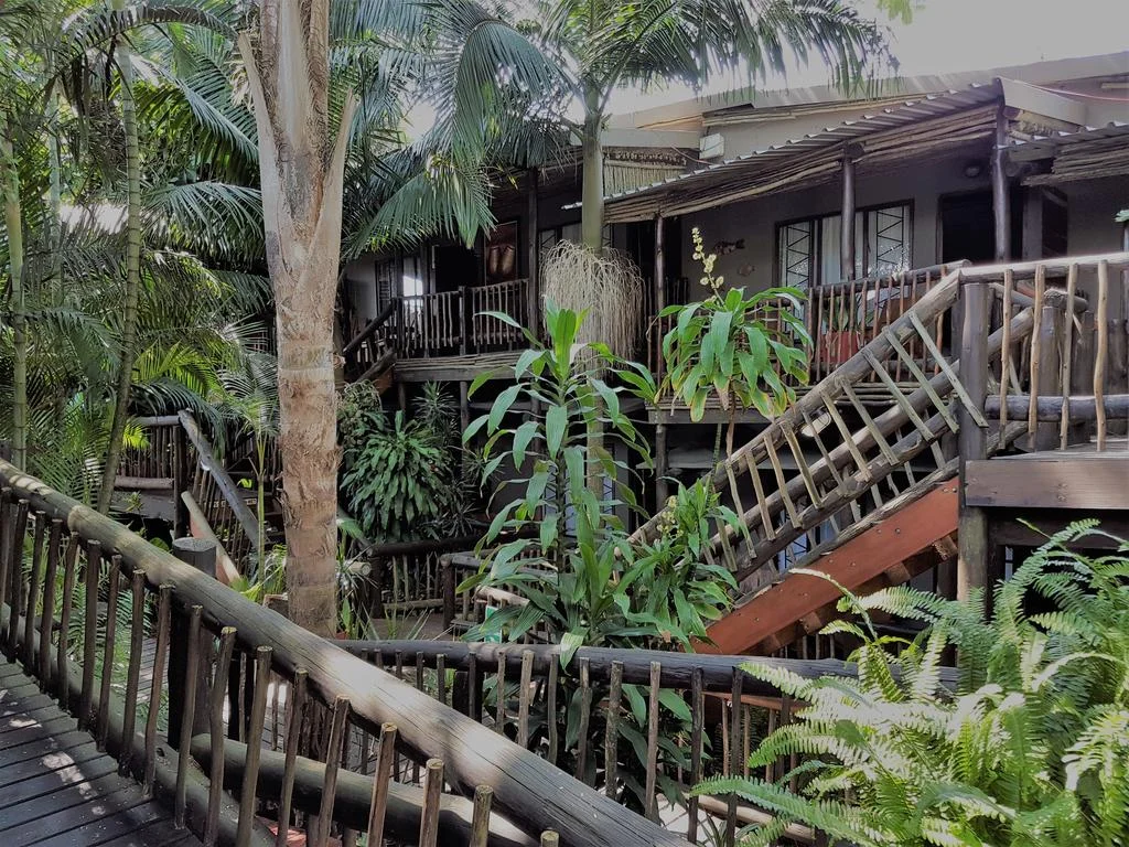 Agence de voyages basée en Afrique. Circuits et Safaris en Afrique. Loges pour les familles et les couples. St Lucia_umliloLodge8.jpg