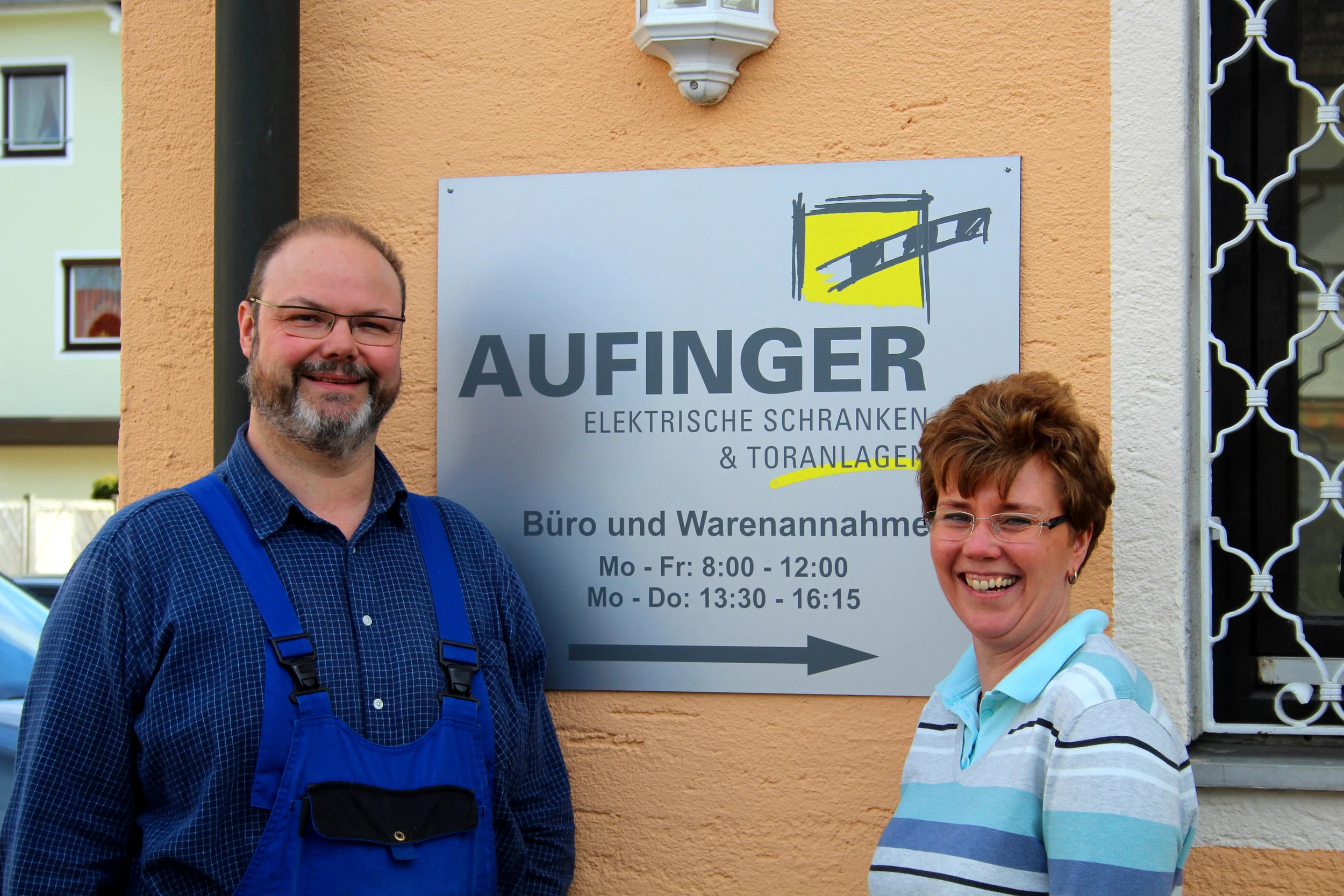 Peter Reiter und Astrid Aufinger-Reiter vor dem Firmensitz in Giliching