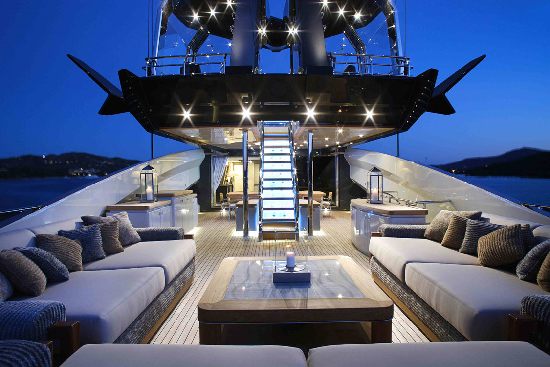 210 ft yacht price