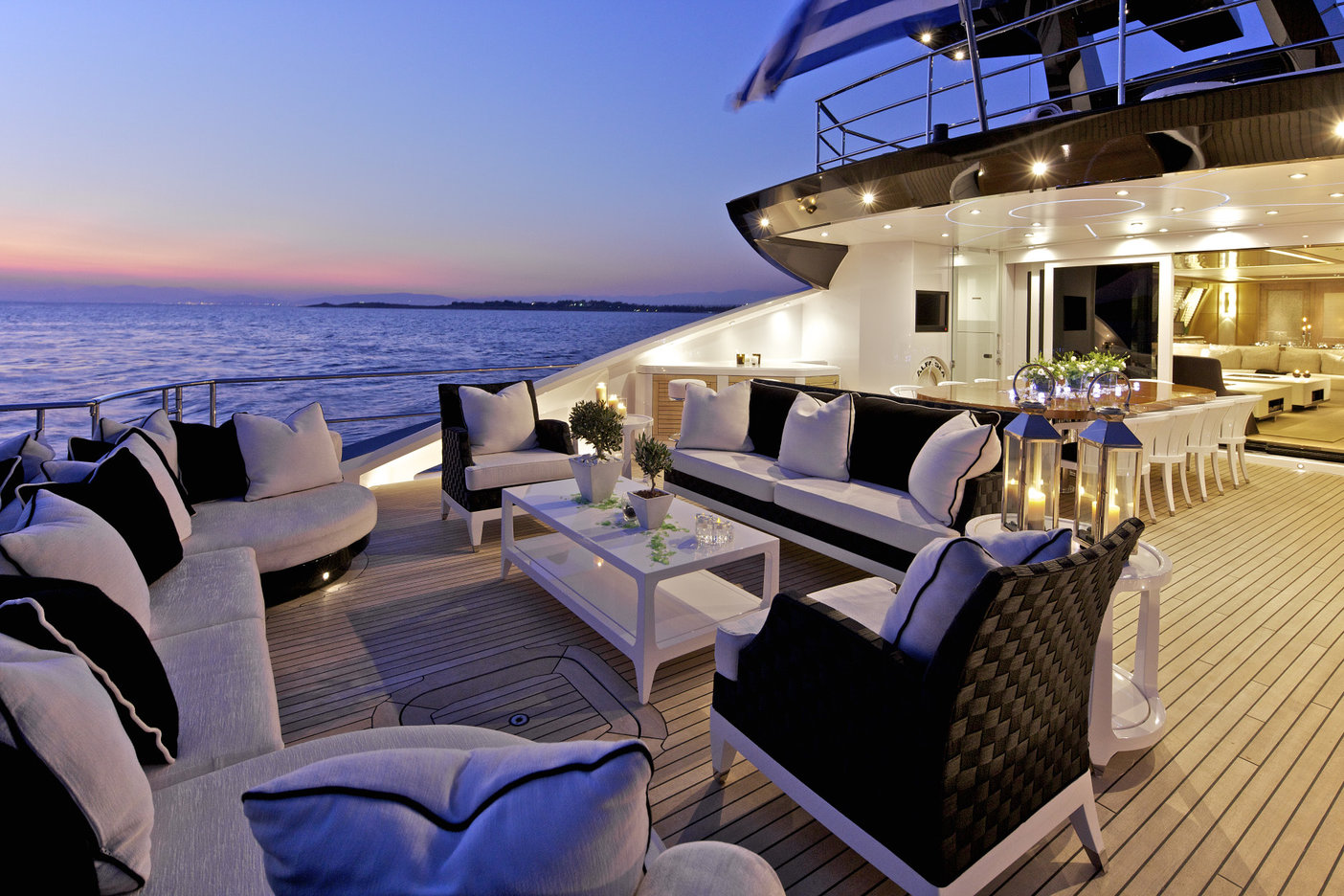 Copy of Aft deck sport yacht 135