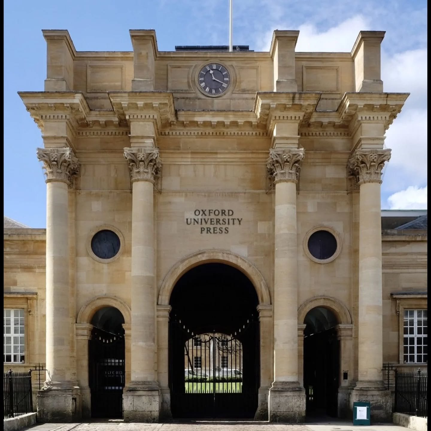 Robert Adam is announcing:

Third year of&nbsp;The Architectural Secrets of Oxford's Classical Buildings&nbsp;at the University of Oxford.

A week staying at the University and learning how architects composed their designs and the often forgotten me