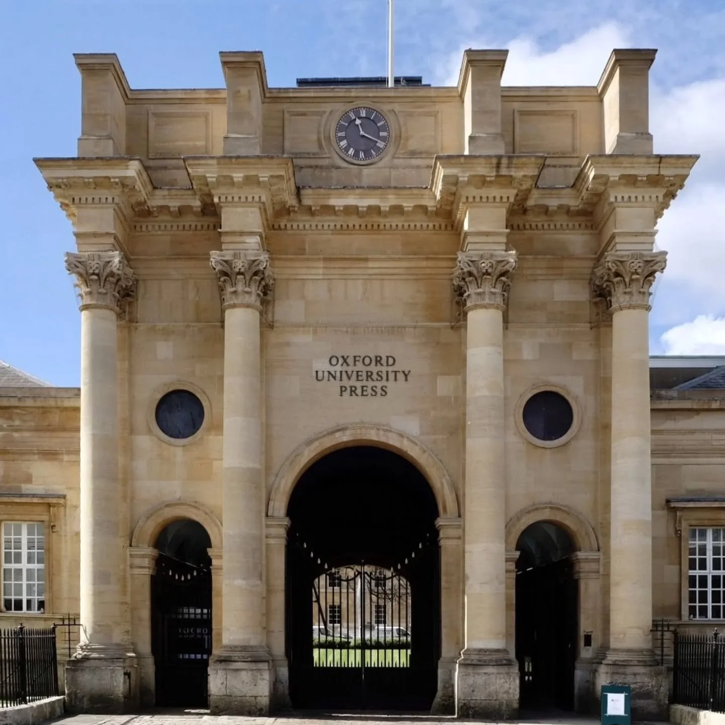 Robert Adam's Summer Course enrollment is open: 

Third year of&nbsp;The Architectural Secrets of Oxford's Classical Buildings&nbsp;at the University of Oxford.

A week staying at the University and learning how architects composed their designs and 