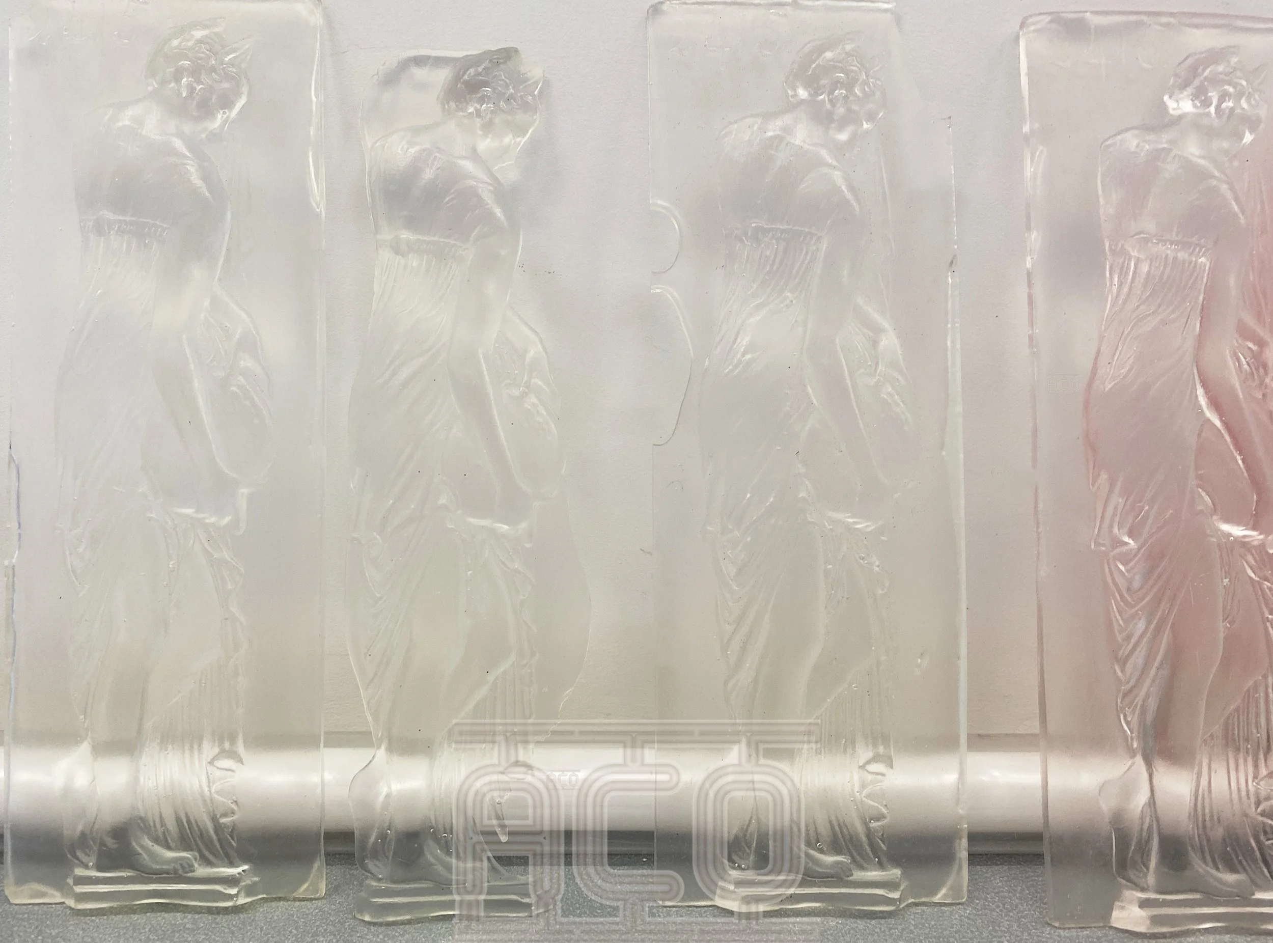 Nymphe transparente en résine bio transparente au choix CHF 200.-