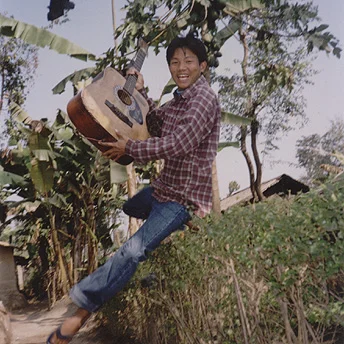 Opportunities so not come knocking at the door. There are good musicians in the camps but there are few opportunities for them due to lack of economy. Bikash / PhotoVoice / LWF