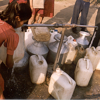   The water comes twice a day for a few hours.&nbsp; Some days it doesn’t come.    Khina / PhotoVoice / LWF  
