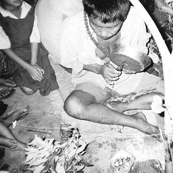 The jumping doctor. Many people in the camps go to traditional healers to cure their illness, they do not believe in the power of modern medicine. Poonam / PhotoVoice / LWF