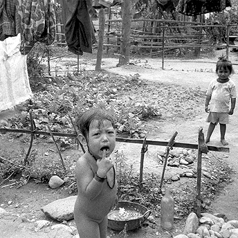  Crying child.&nbsp; Bishnu Maya  / PhotoVoice / LWF  