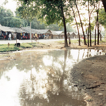   The market at the edge of the camp    Buddhi/ PhotoVoice / LWF  