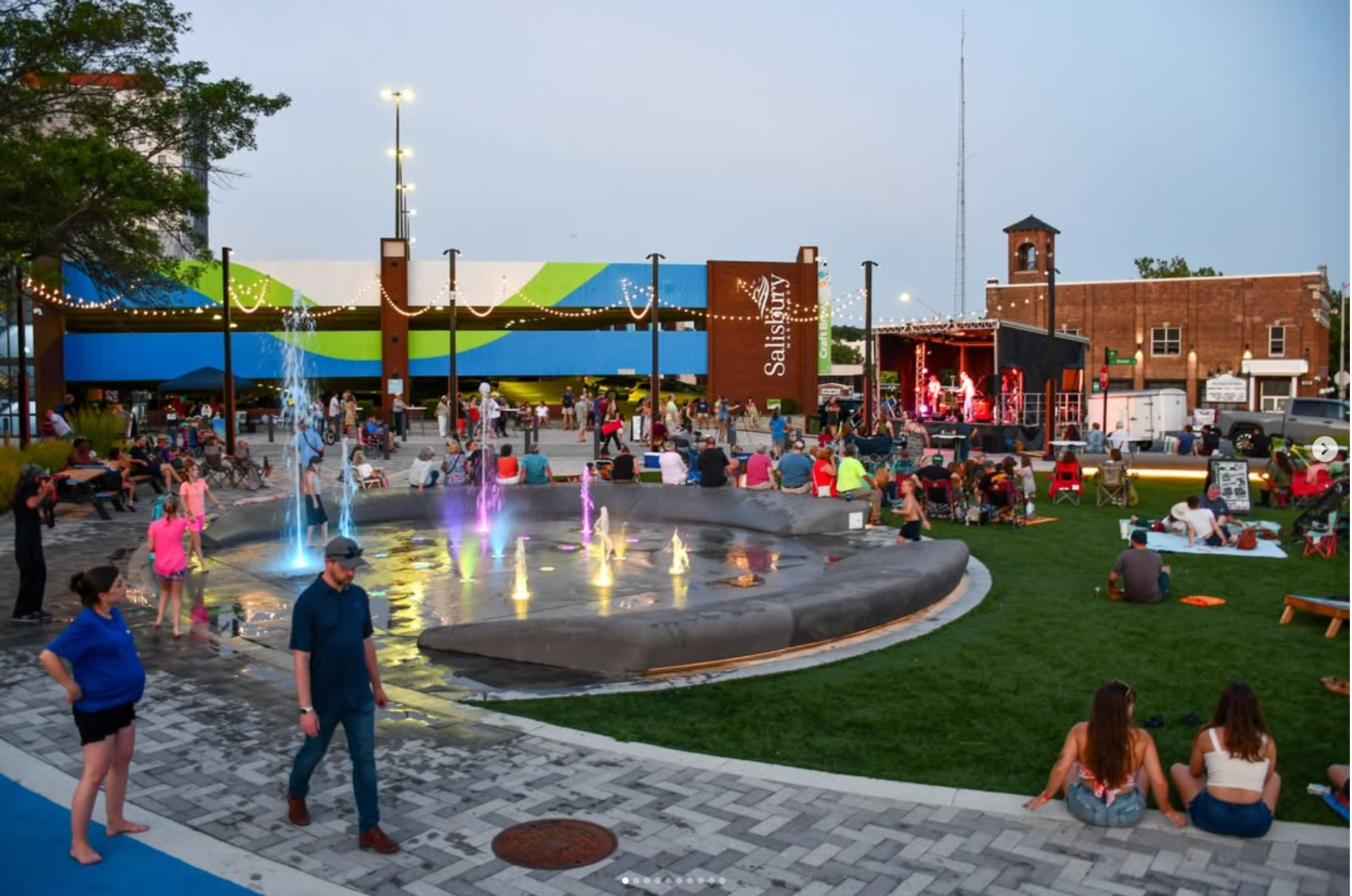 hyde-concrete-precast-benches-concert-unity-square-salisbury-maryland.png