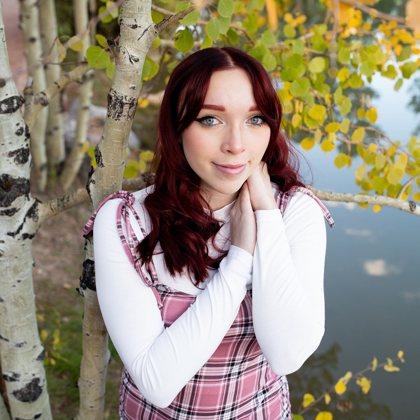 Rilee's eyes are absolutely stunning!! 😍⁠
We hit the fall colors with perfect timing, and she was a natural model. Loved working with her and having such vibrant colors for her session.⁠
⁠
⁠
#coloradospringsphotography #Coloradophotographer #mountai