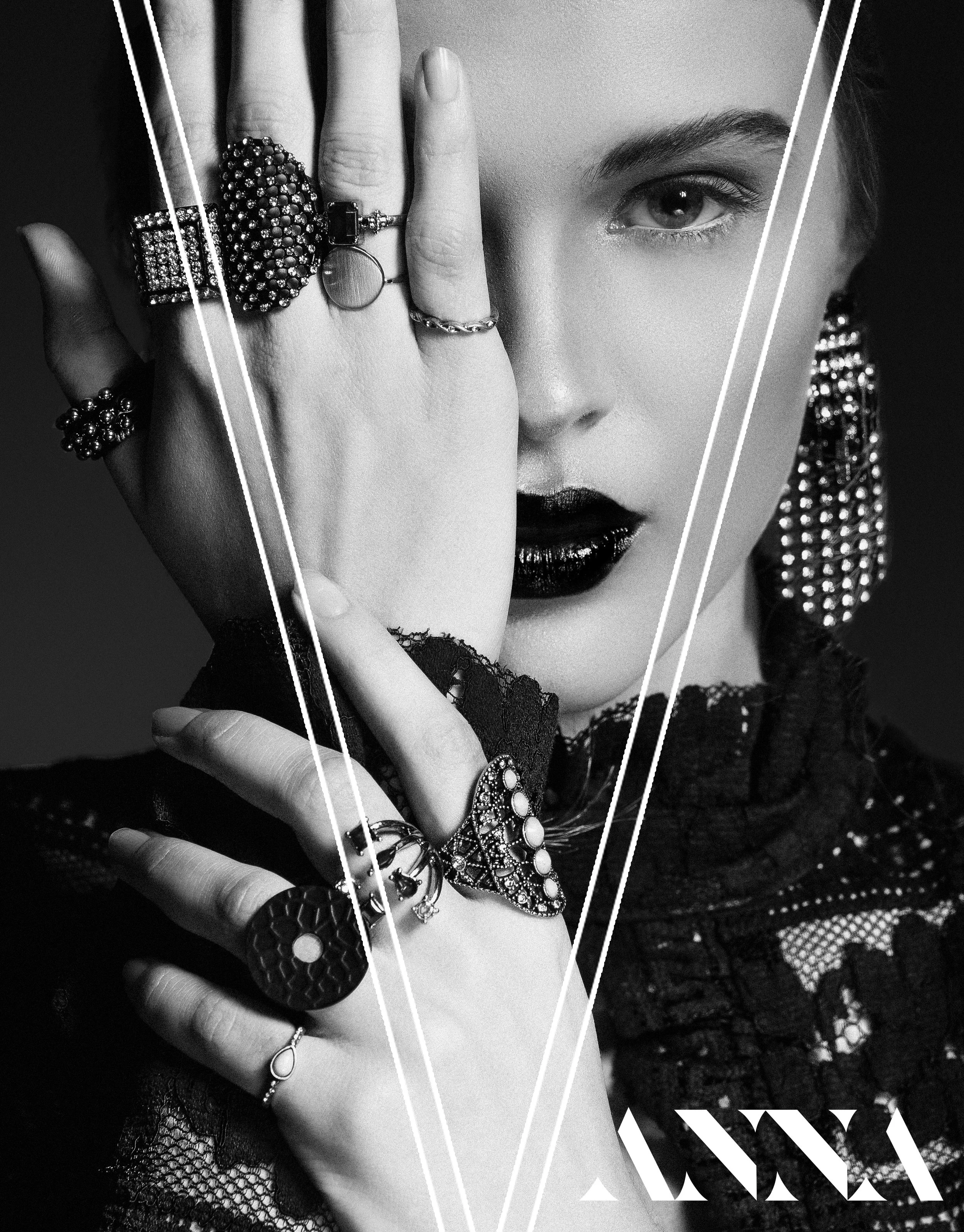 Anna Beauty 20211_black.jpg