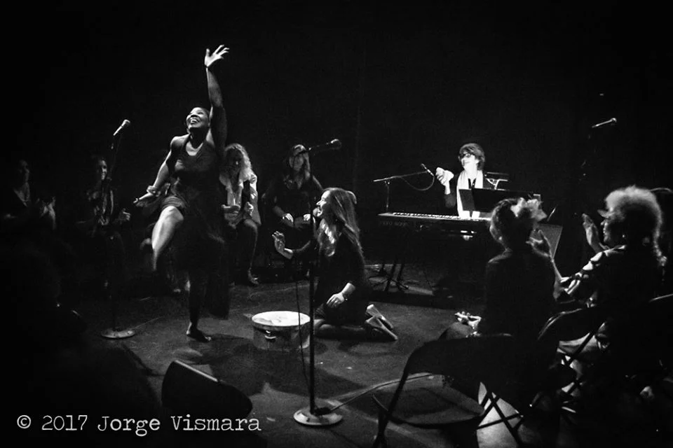 Thank you one more time to my talented friends Ana Gazzola, Anna Beatriz, Catina DeLuna, Clarice Cast, Deborah Edler-Brown, Nana Nuki, Mariana Leite, Liz Kinnon, Marcele Berger, Natalia Spadini, Sonia Santos, Lailah Abdullah, Jorge Vismara, and Marcia Argolo. 