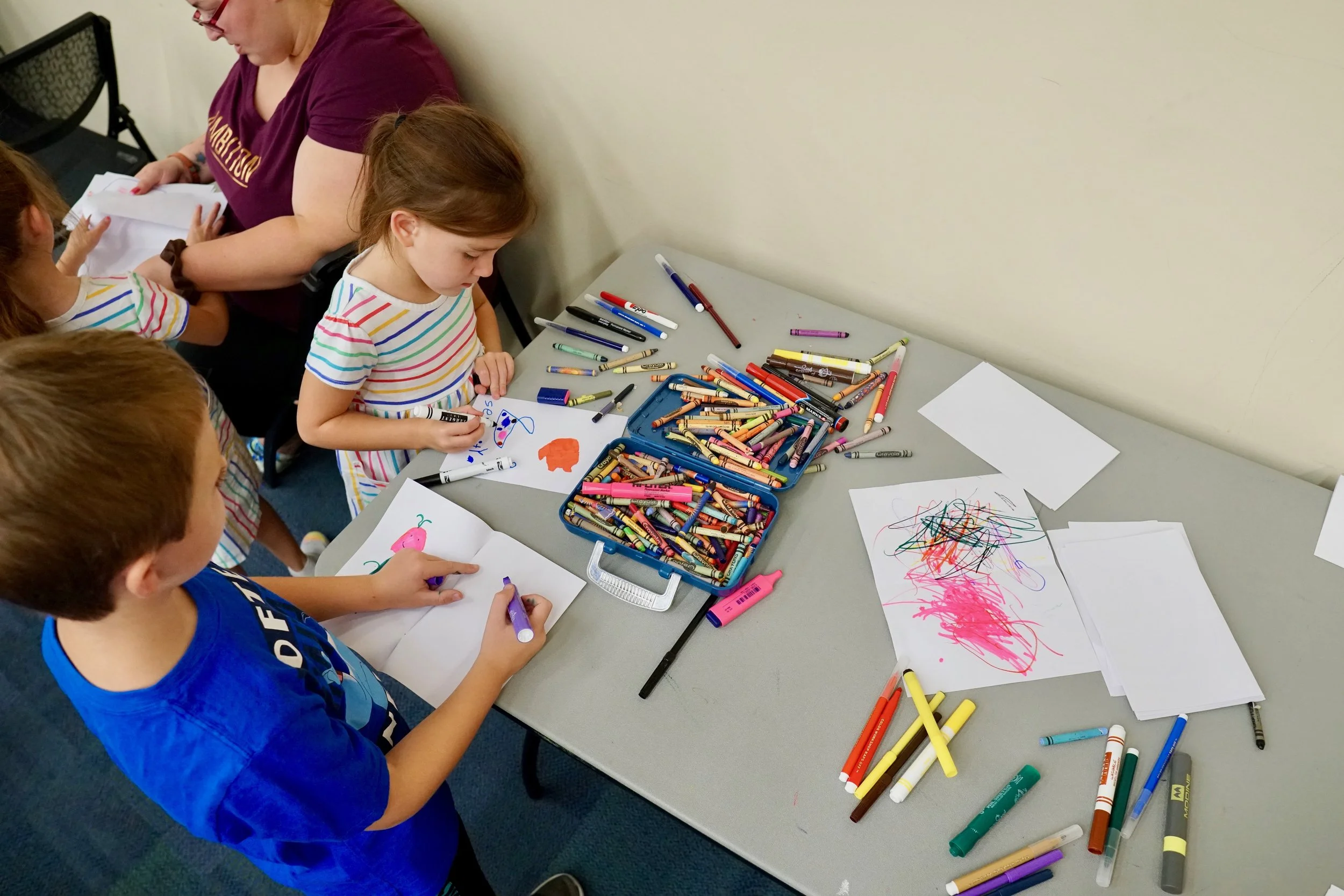 Listening and drawing at Thousand Oaks Library :-) Photo by Craig Chretien.