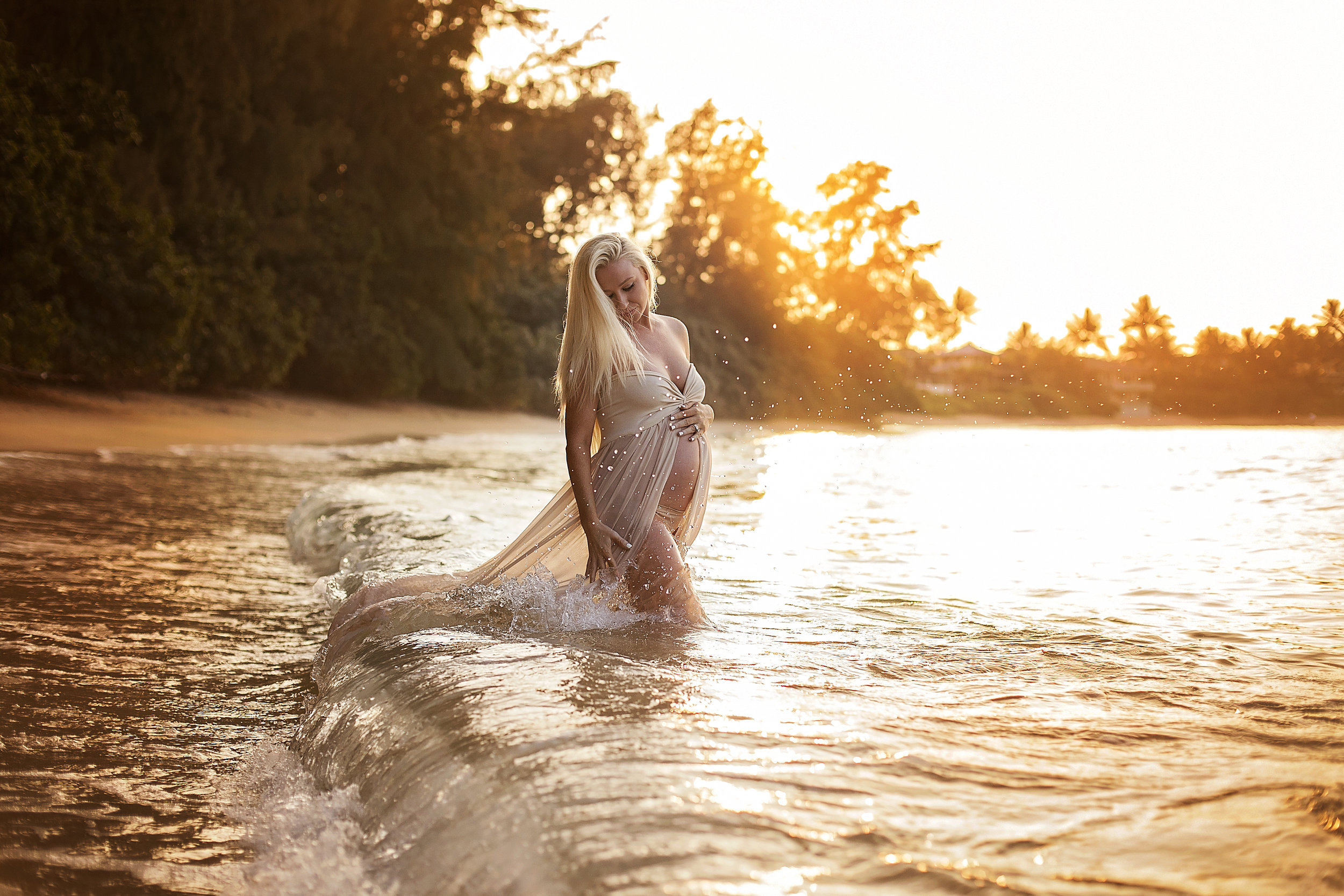 A Hawaiian Babymoon - Oahu Hawaii Maternity Photographer