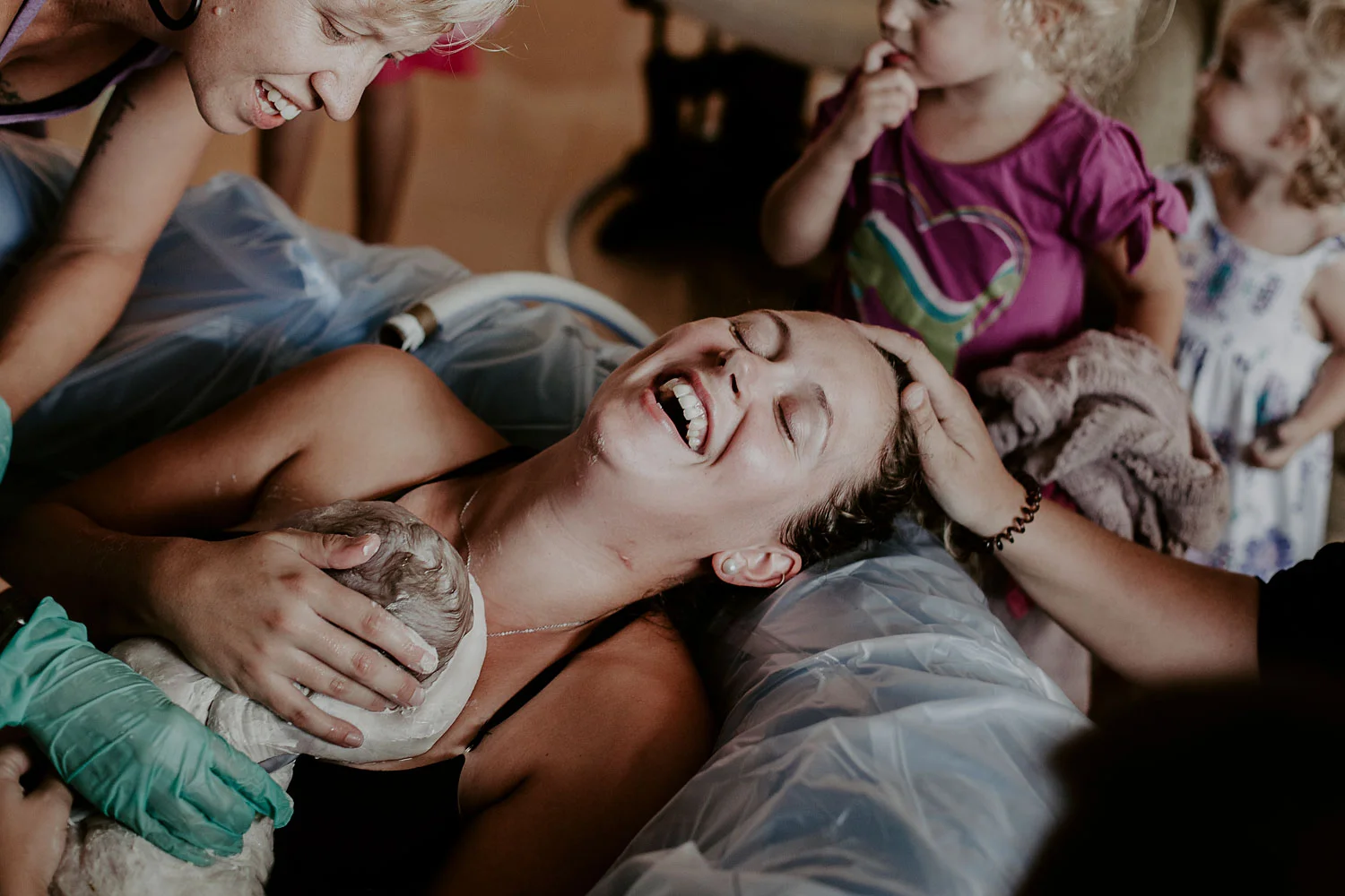 honolulu-home-birth-photographer-20.jpg