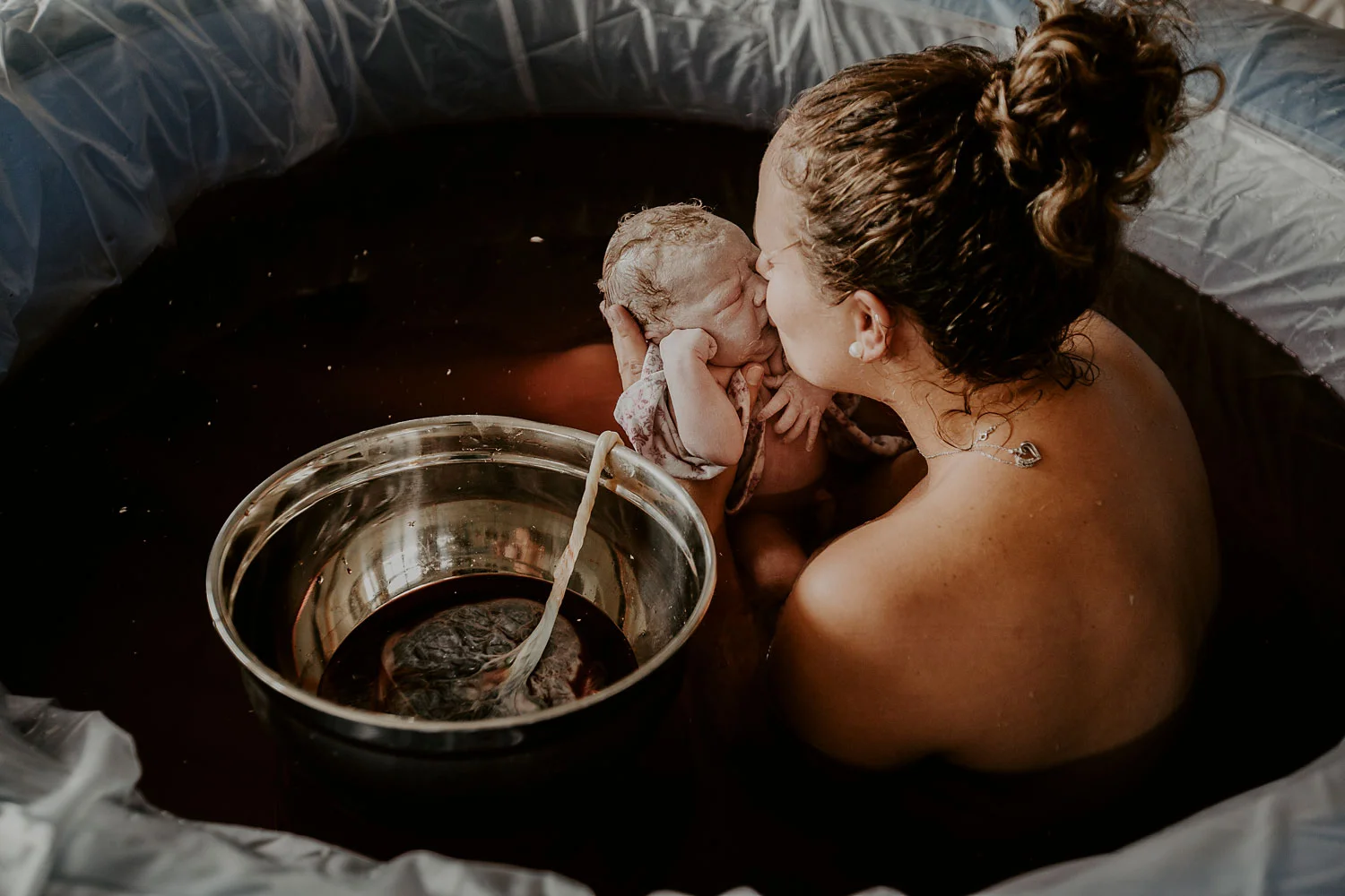 honolulu-home-birth-photographer-32.jpg