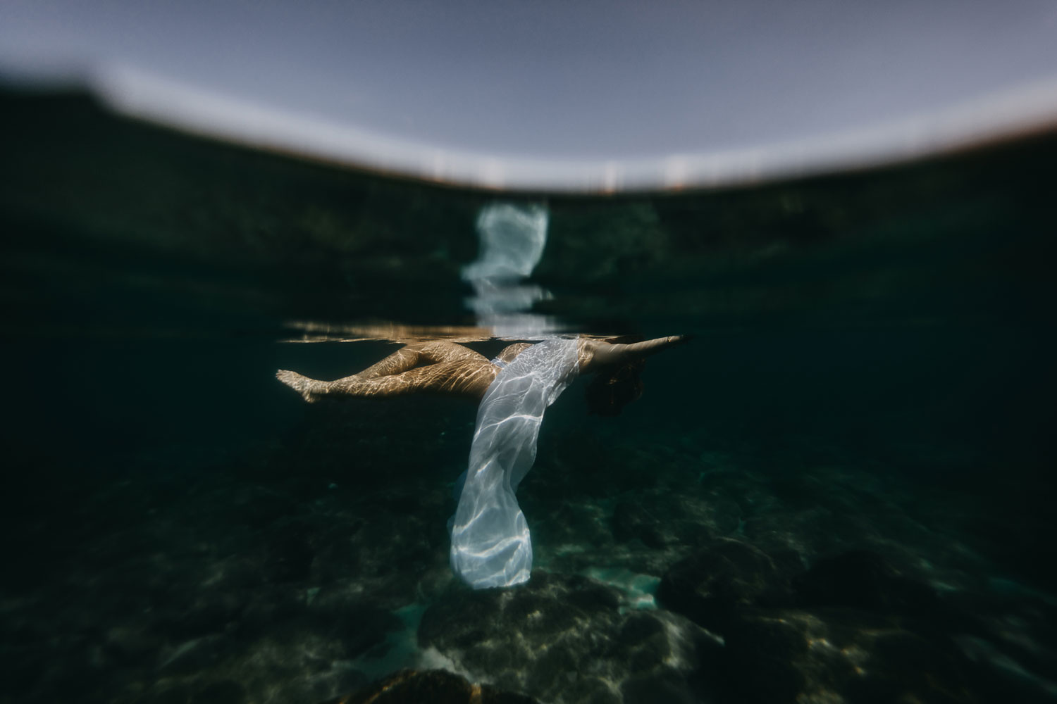 oahu-underwater-maternity-photographer-12.jpg