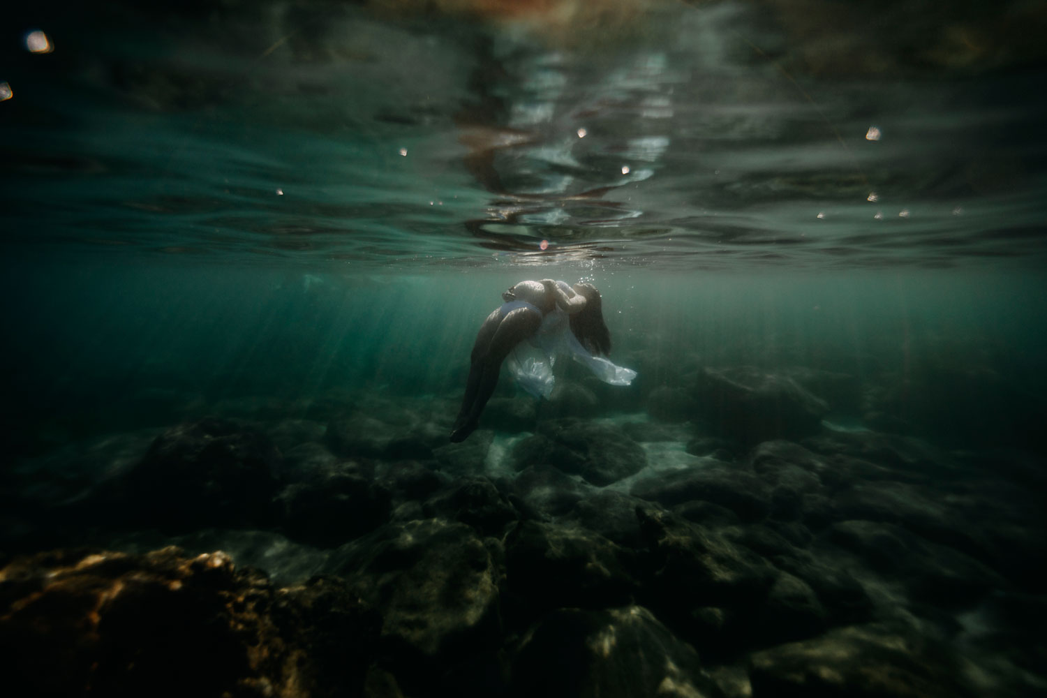 oahu-underwater-maternity-photographer-20.jpg