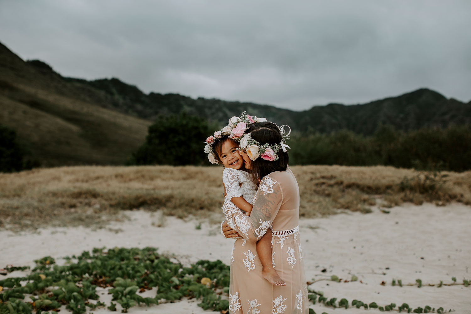 oahu-maternity-photographer-THE-SOPHIA-CO-03.jpg