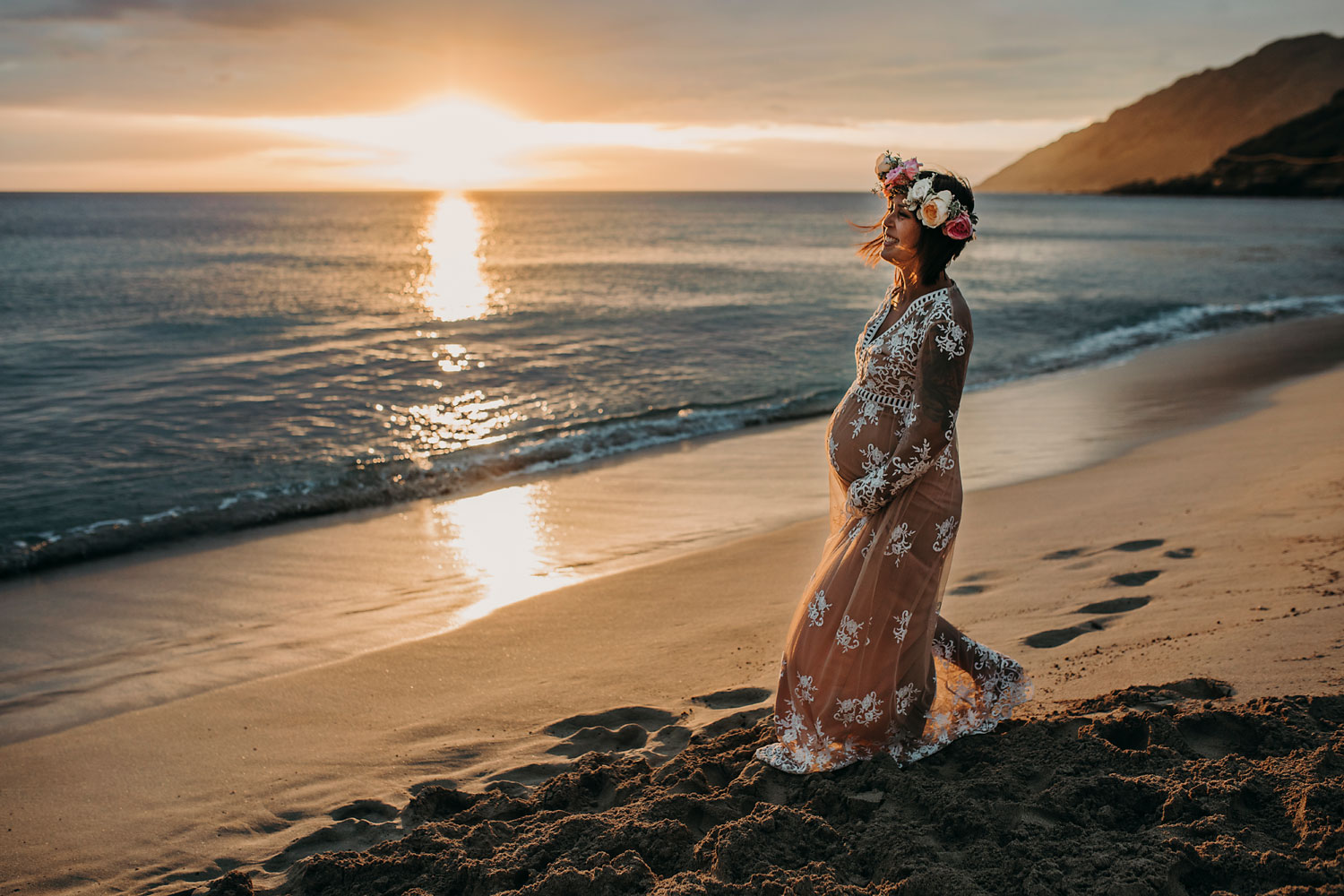 oahu-maternity-photographer-THE-SOPHIA-CO-17.jpg