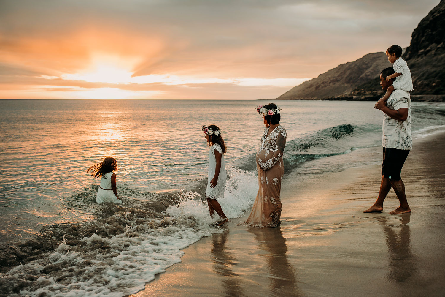 oahu-maternity-photographer-THE-SOPHIA-CO-20.jpg