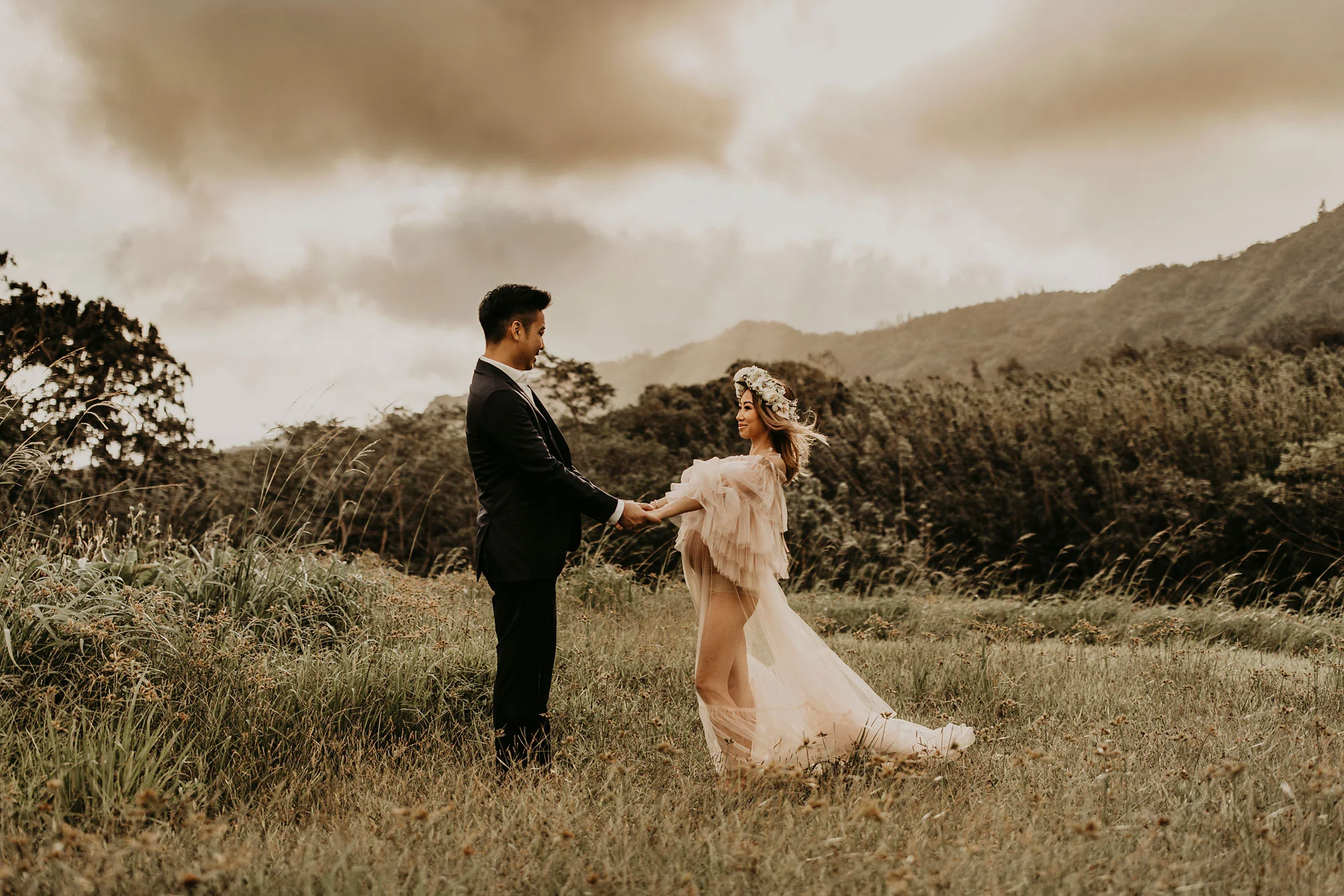 mountain-maternity-session-Hawaii-05.jpg