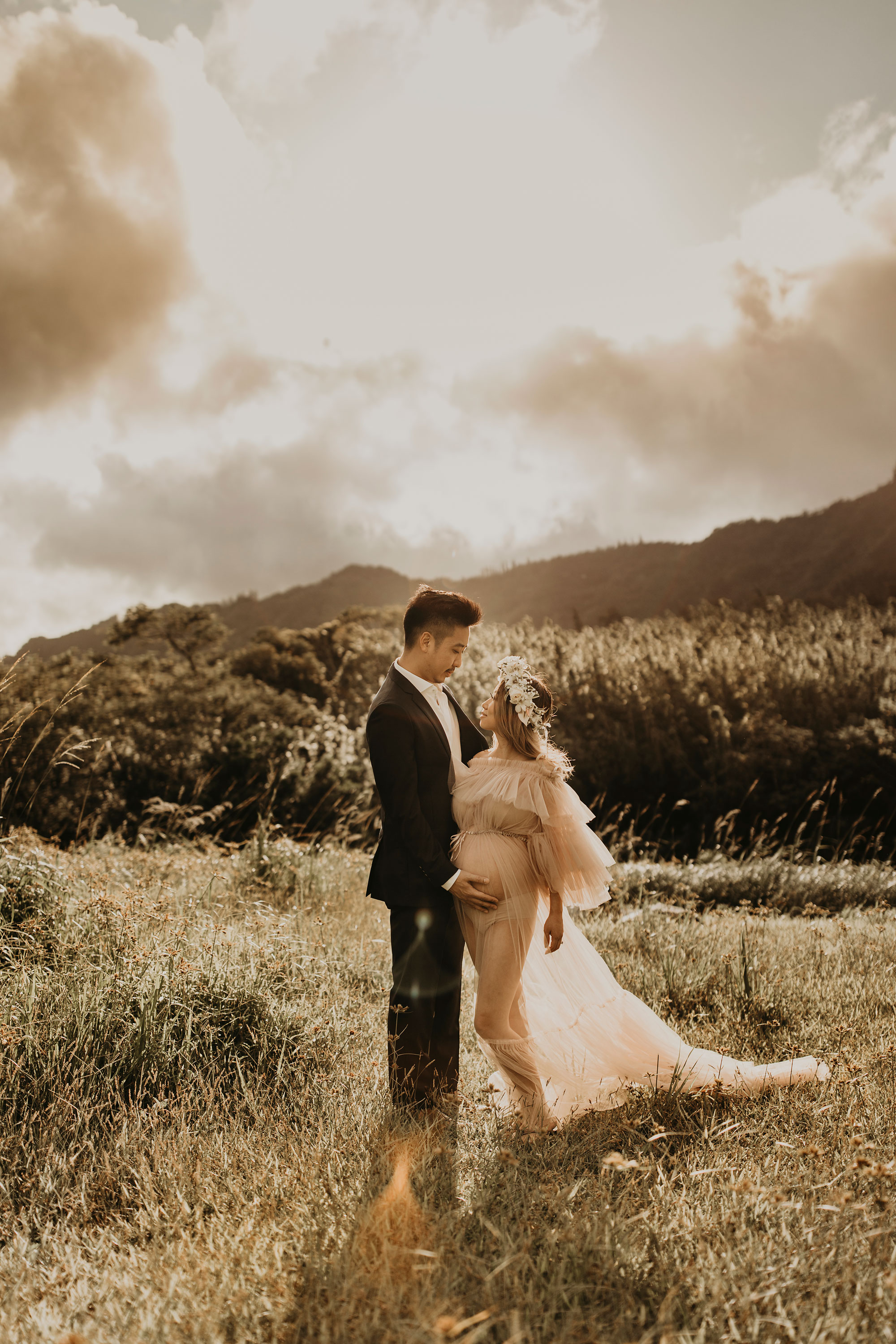 mountain-maternity-session-Hawaii-04.jpg