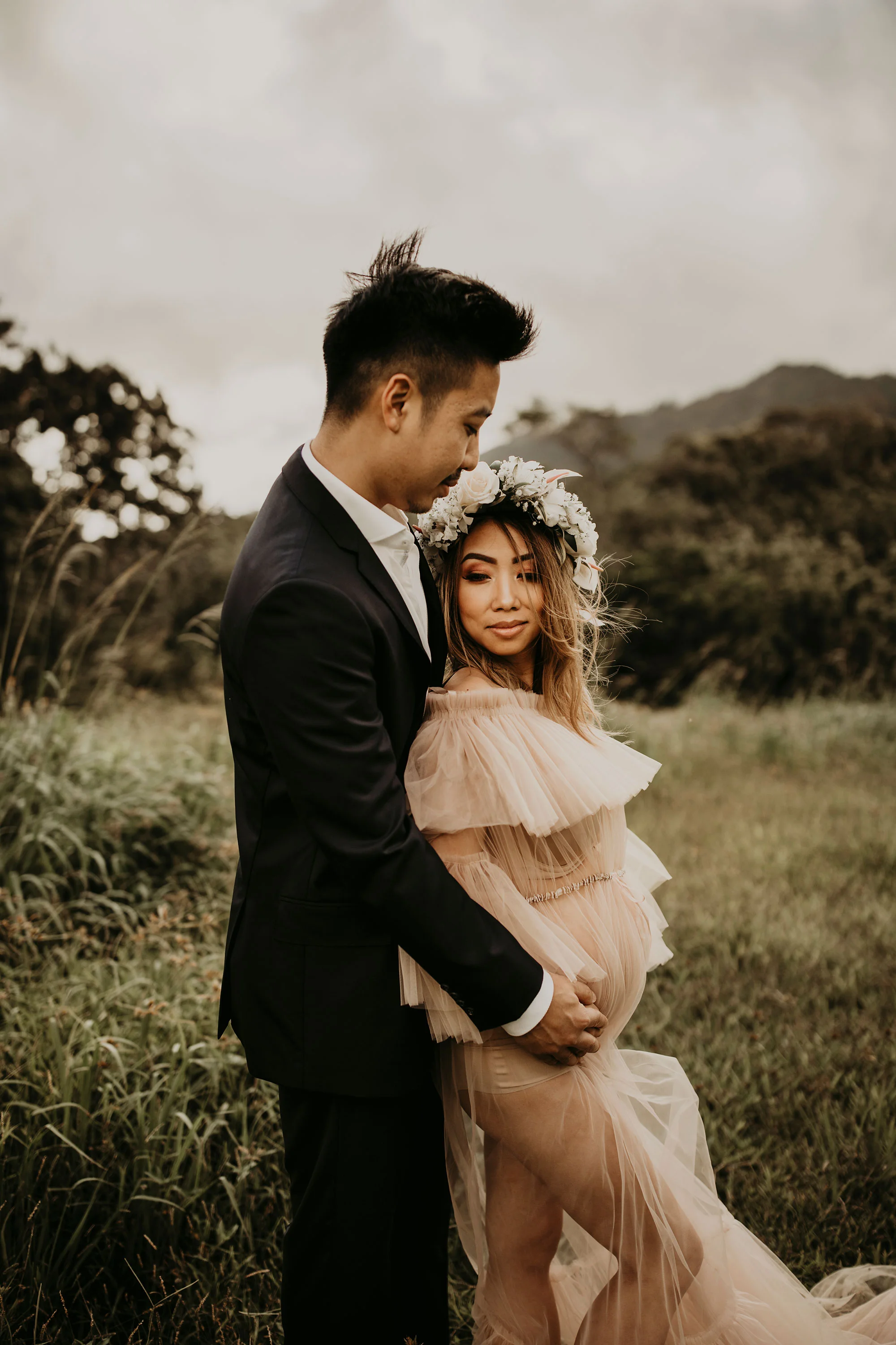 mountain-maternity-session-Hawaii-07.jpg