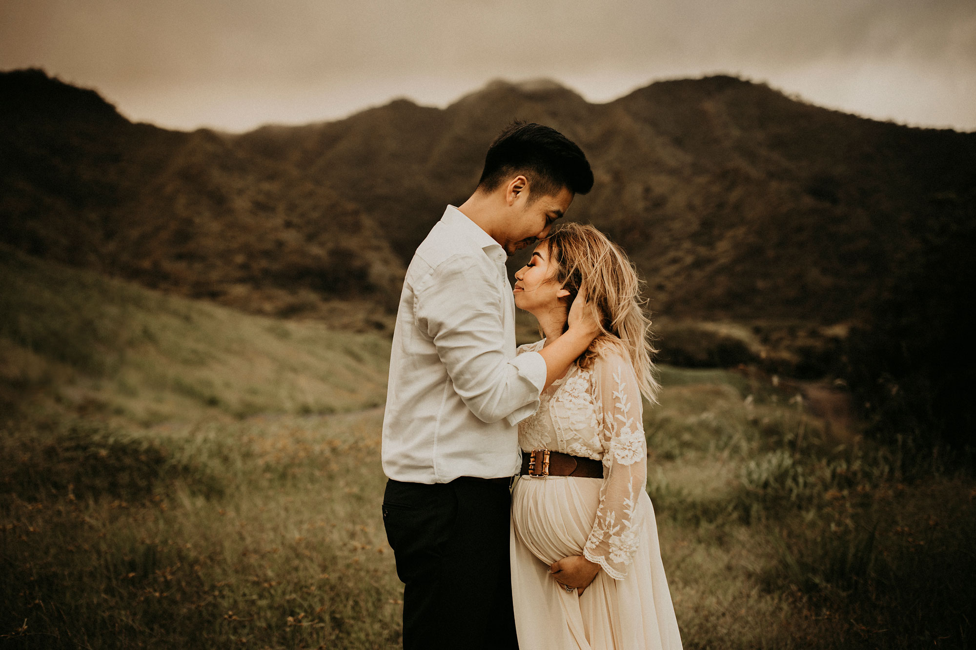 mountain-maternity-session-Hawaii-24.jpg