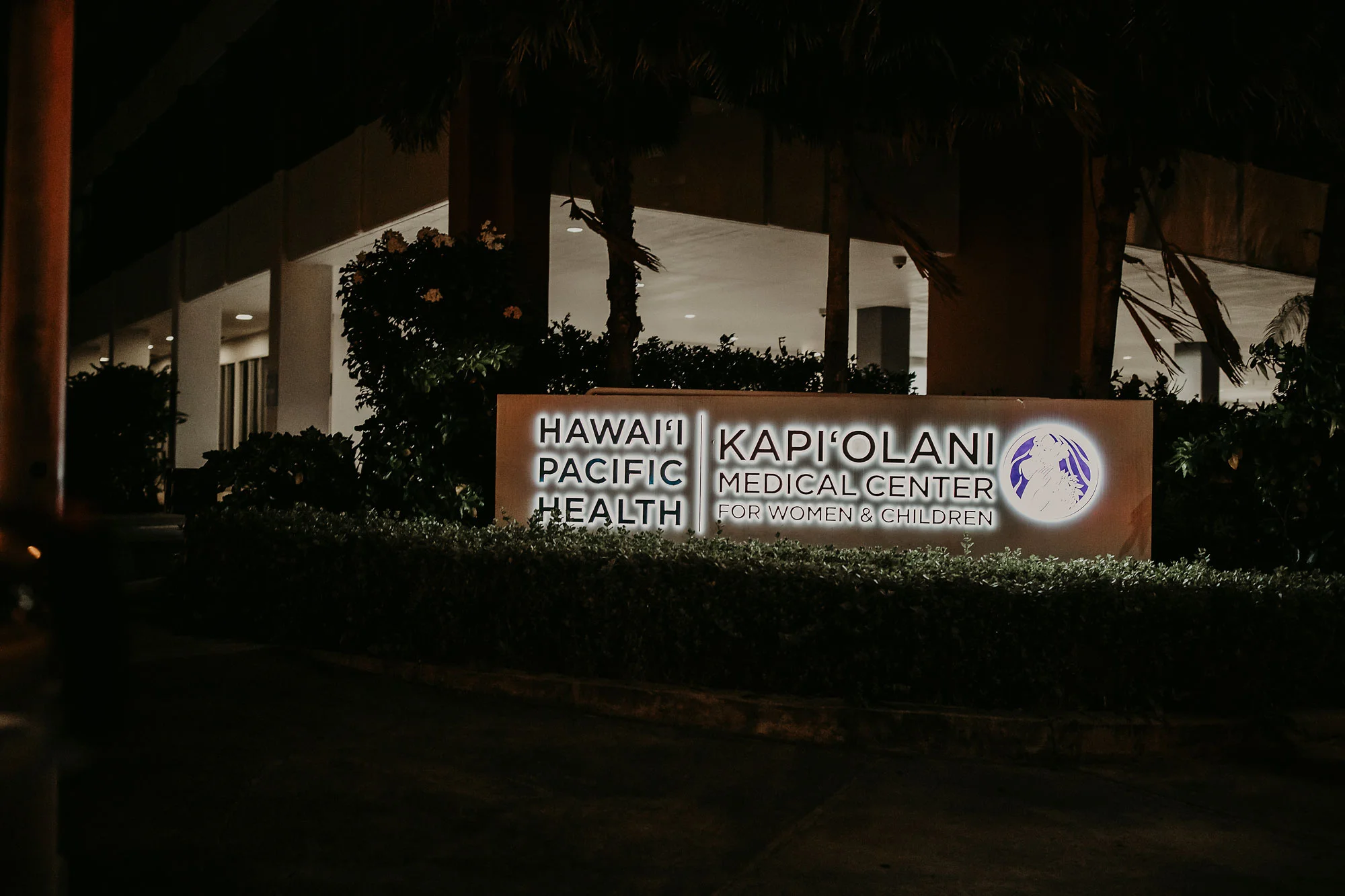 Honolulu-Birth-Photographer-Kapiolani-022.jpg