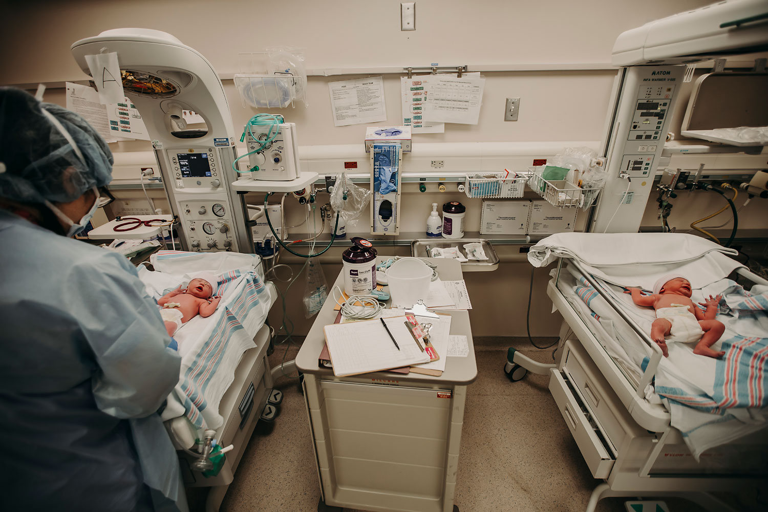 Hawaii-Birth-Photographer-Twins-Cesarean-14.jpg