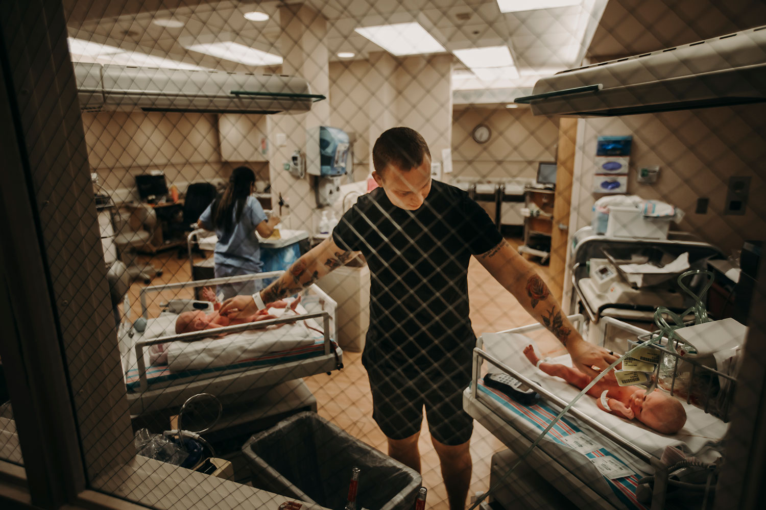 Hawaii-Birth-Photographer-Twins-Cesarean-24.jpg