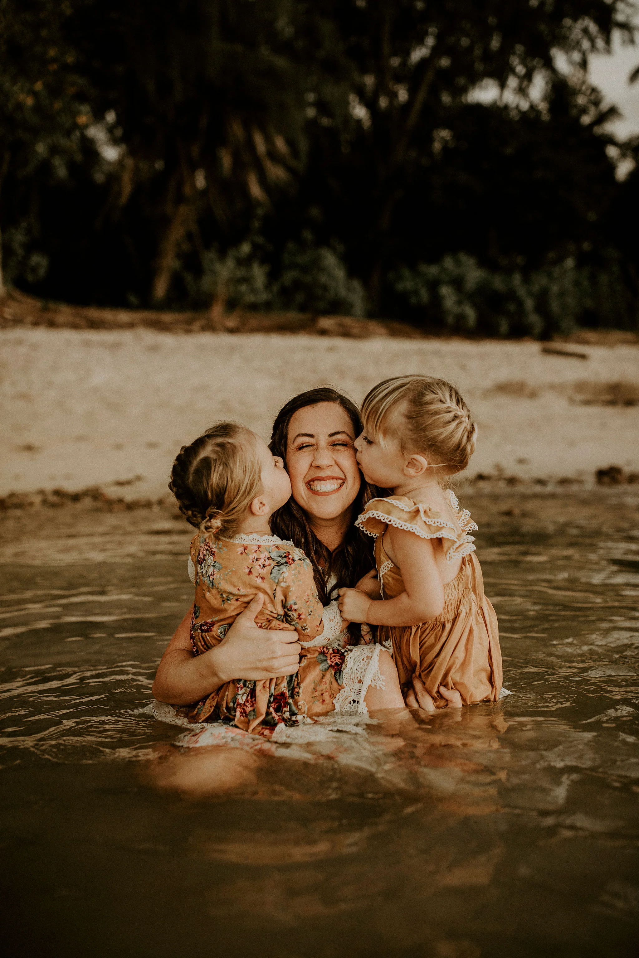 Oahu-Hawaii-Family-Photographer-Family-Photos-The-Sophia-Co-17.jpg
