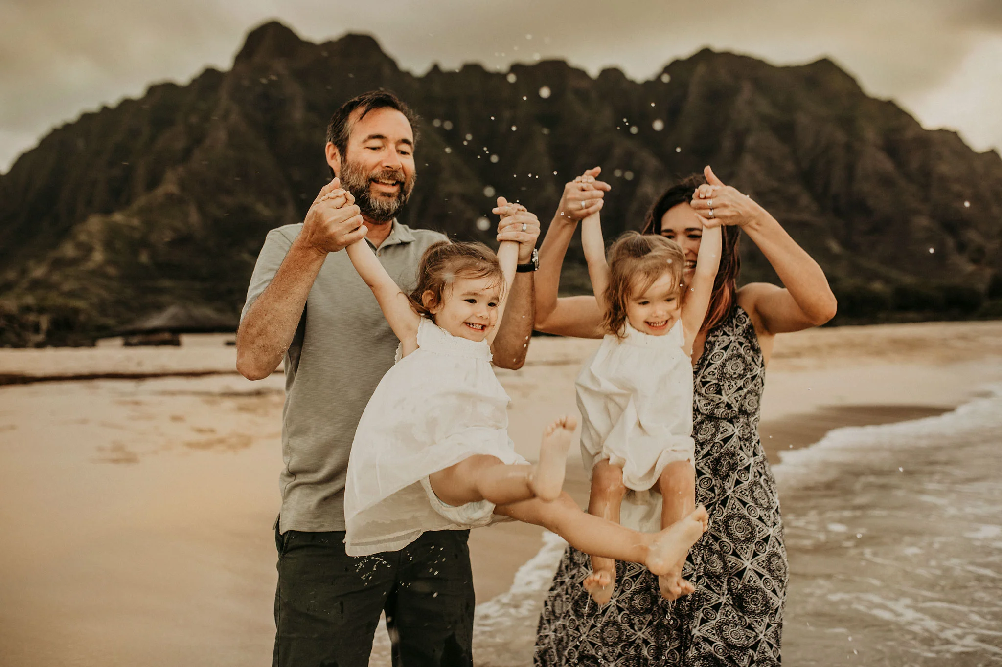 Oahu-Hawaii-Family-Photography-Family-Photos-The-Sophia-Co-02.jpg