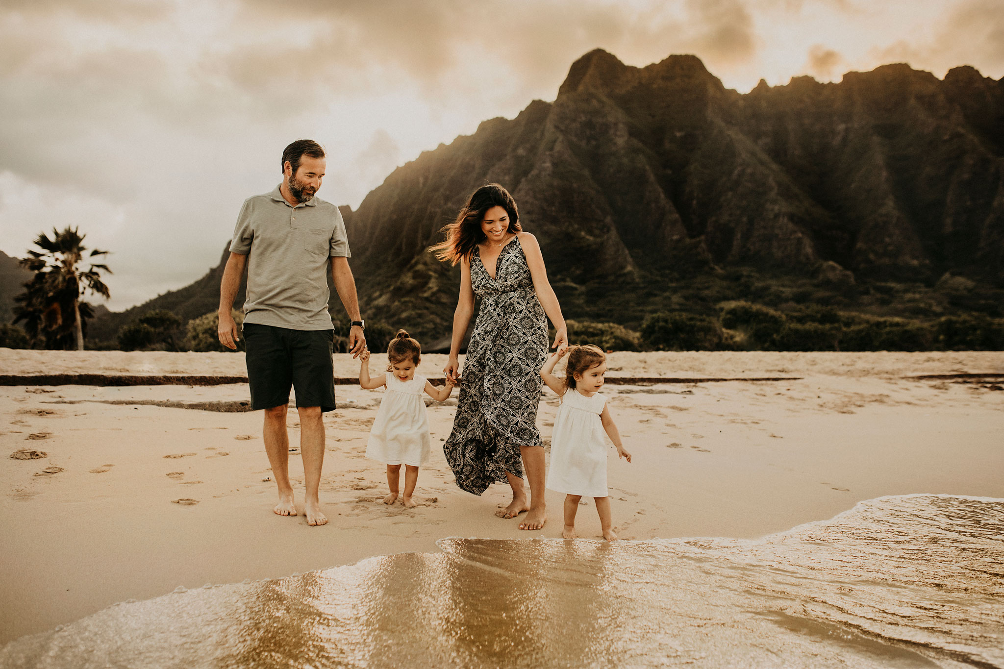 Oahu-Hawaii-Family-Photography-Family-Photos-The-Sophia-Co-01.jpg