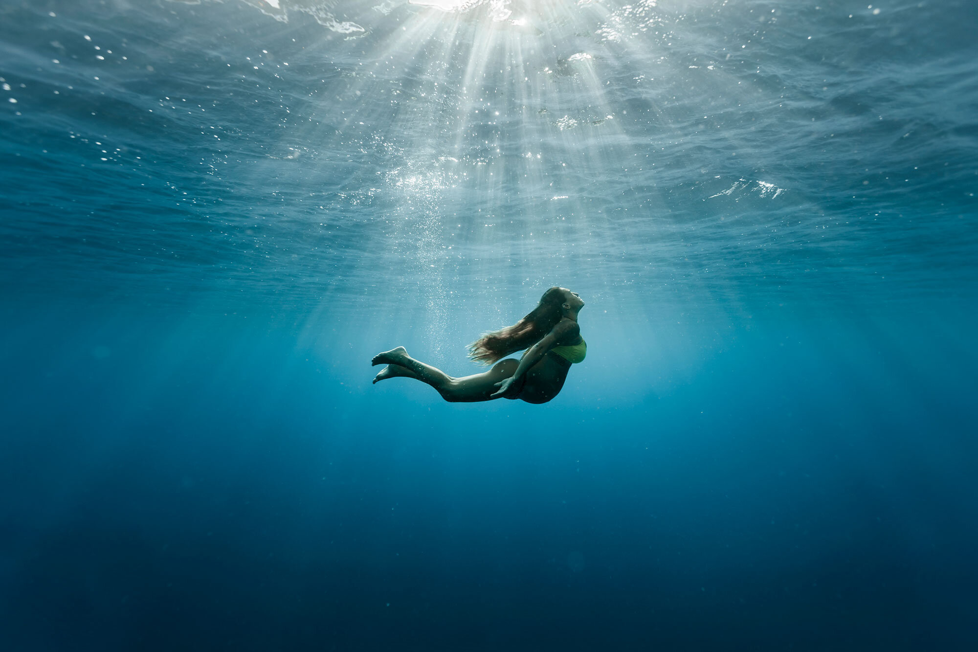 Amazing Blues | Hawaii Underwater Maternity Photographer — The Sophia Co