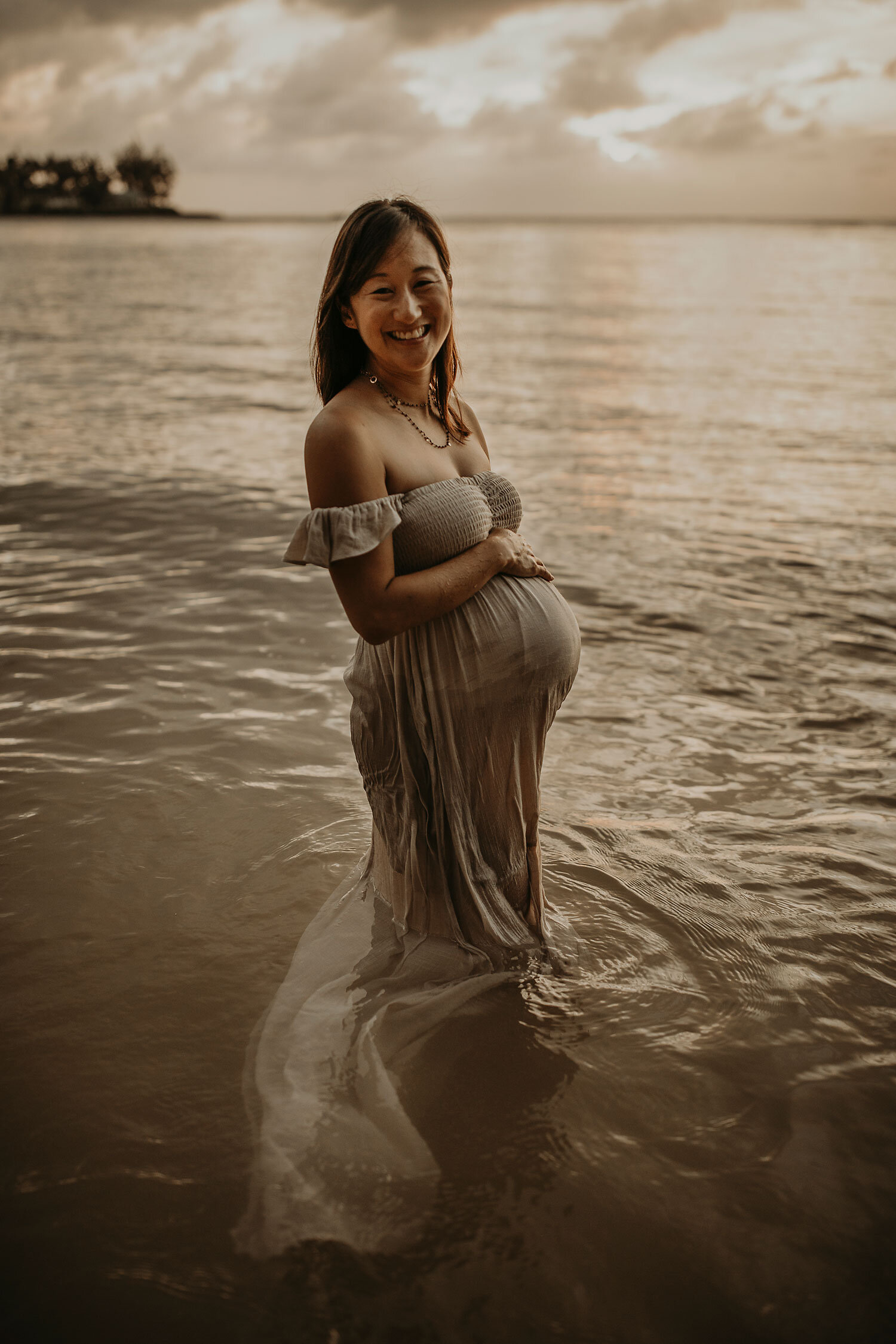 Oahu-Hawaii-North-Shore-Maternity-Photography-The-Sophia-Co-36.jpg