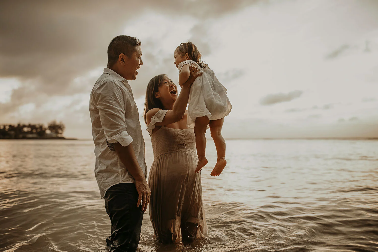 Oahu-Hawaii-North-Shore-Maternity-Photography-The-Sophia-Co-37.jpg