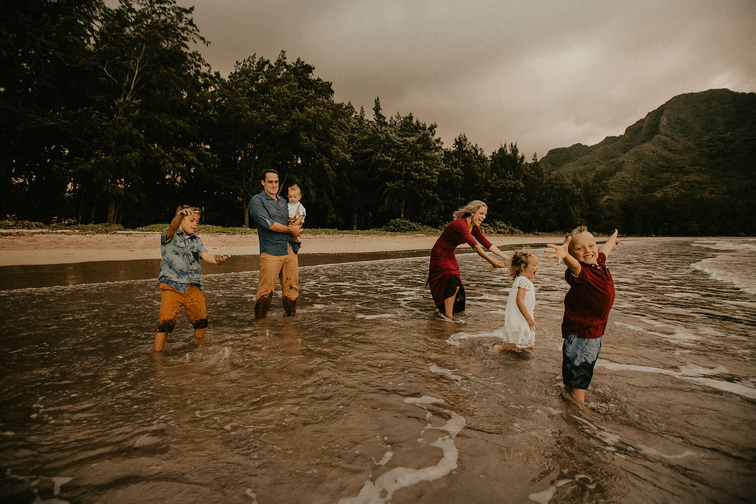 Oahu-Hawaii-Family-Photography-The-Sophia-Co-21.jpg