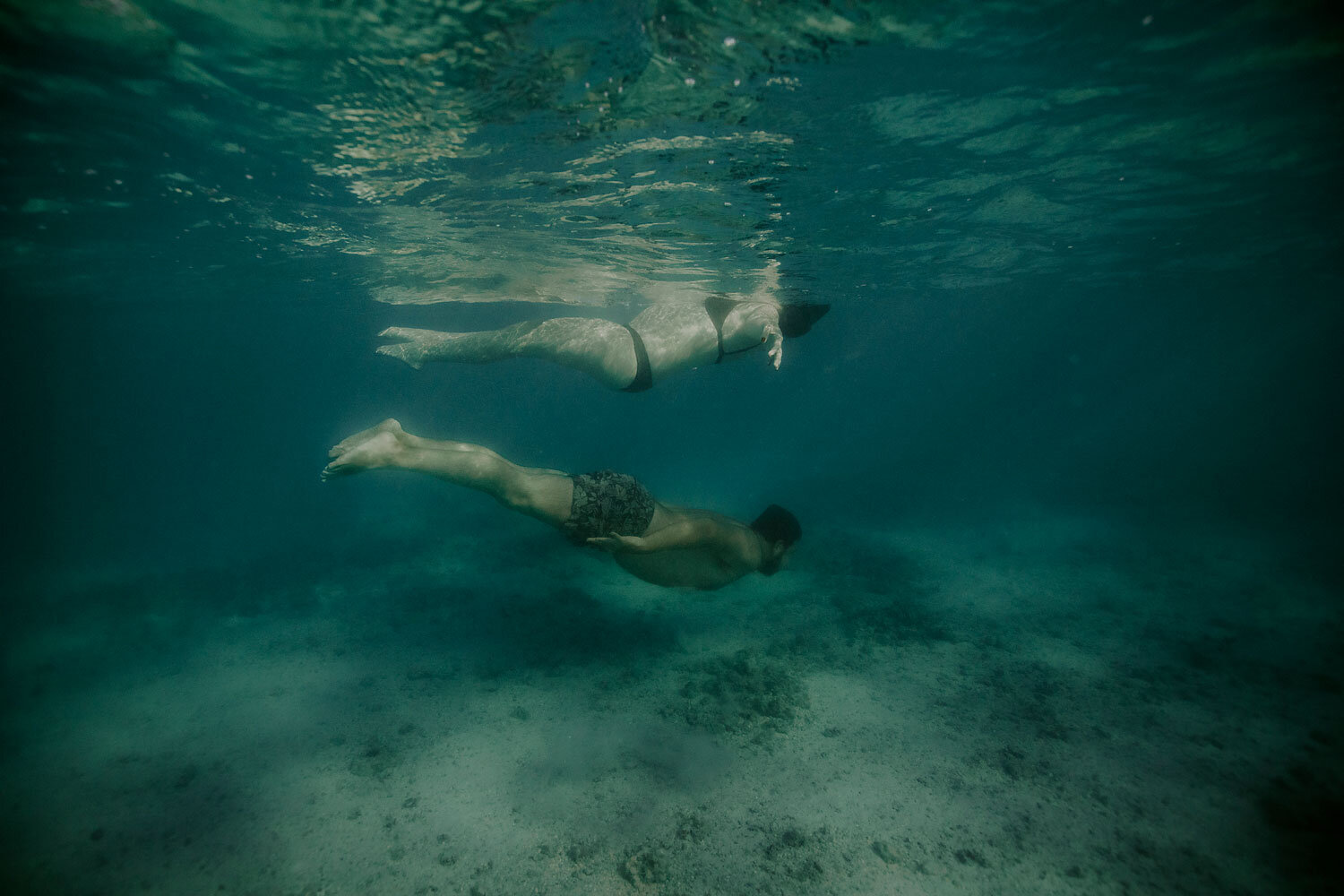 Oahu Hawaii Maternity Underwater Photos 04.jpg