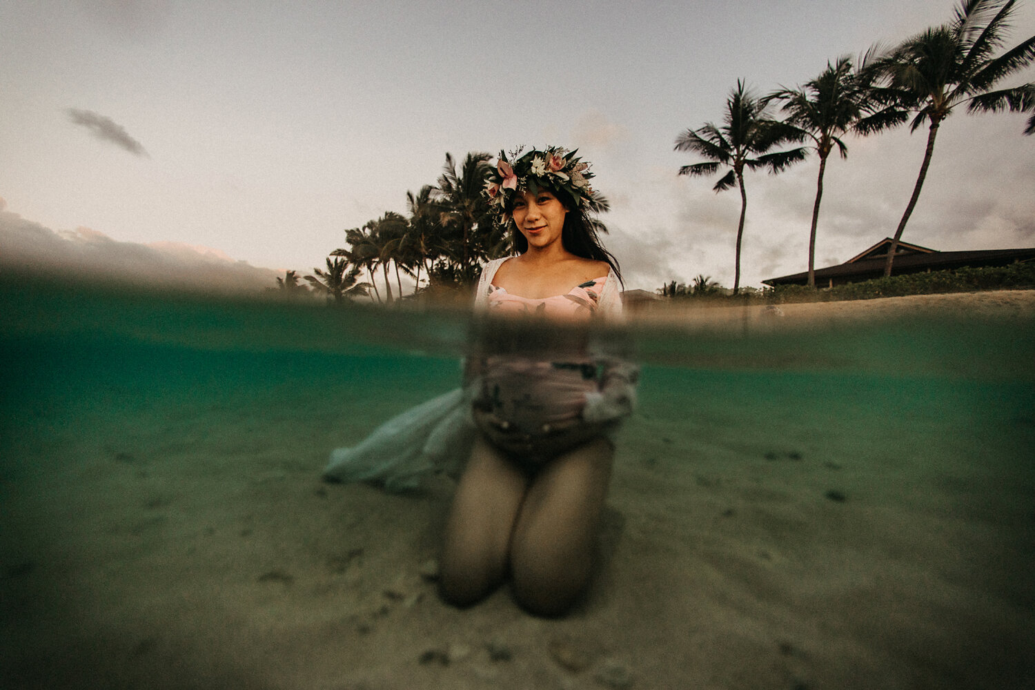 hawaii underwater maternity photos 03.jpg