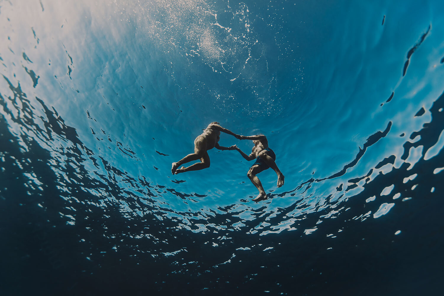 underwater-maternity-photos-Oahu-Hawaii-The-Sophia-Co-17.jpg