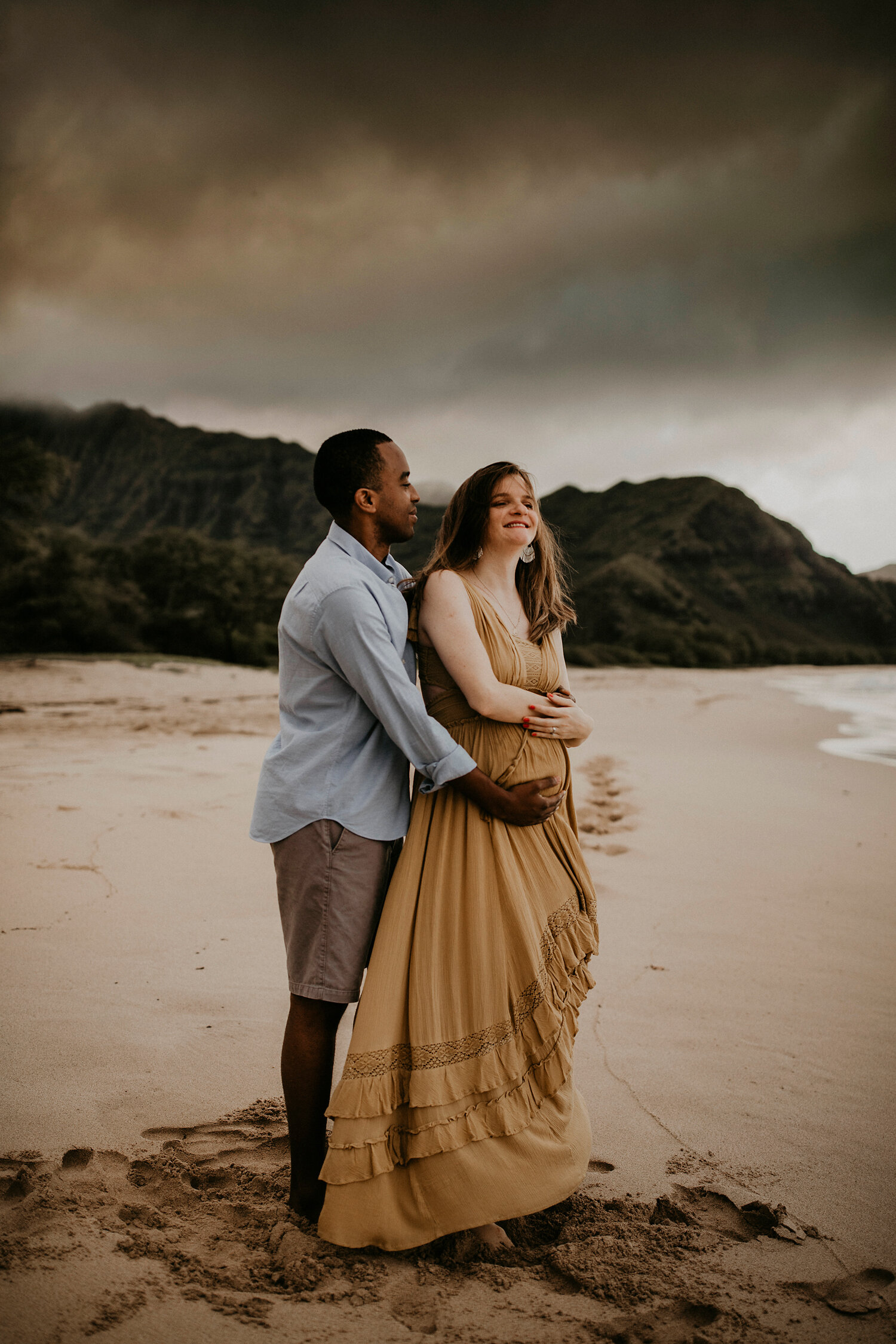 Oahu-Sunrise-Maternity-Photographer-11.jpg