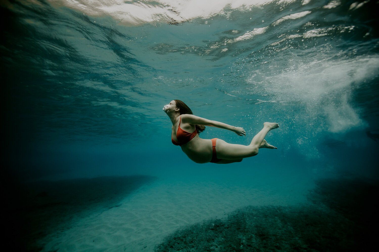 Oahu-Underwater-Maternity-Photographer-02.jpg