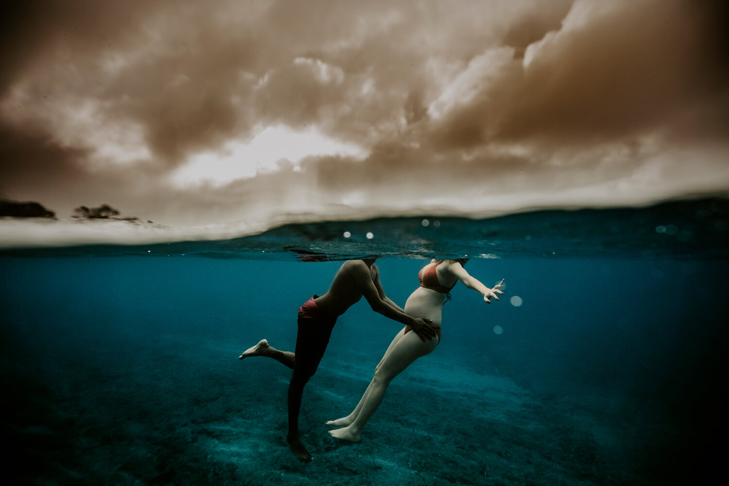 Oahu-Underwater-Maternity-Photographer-06.jpg