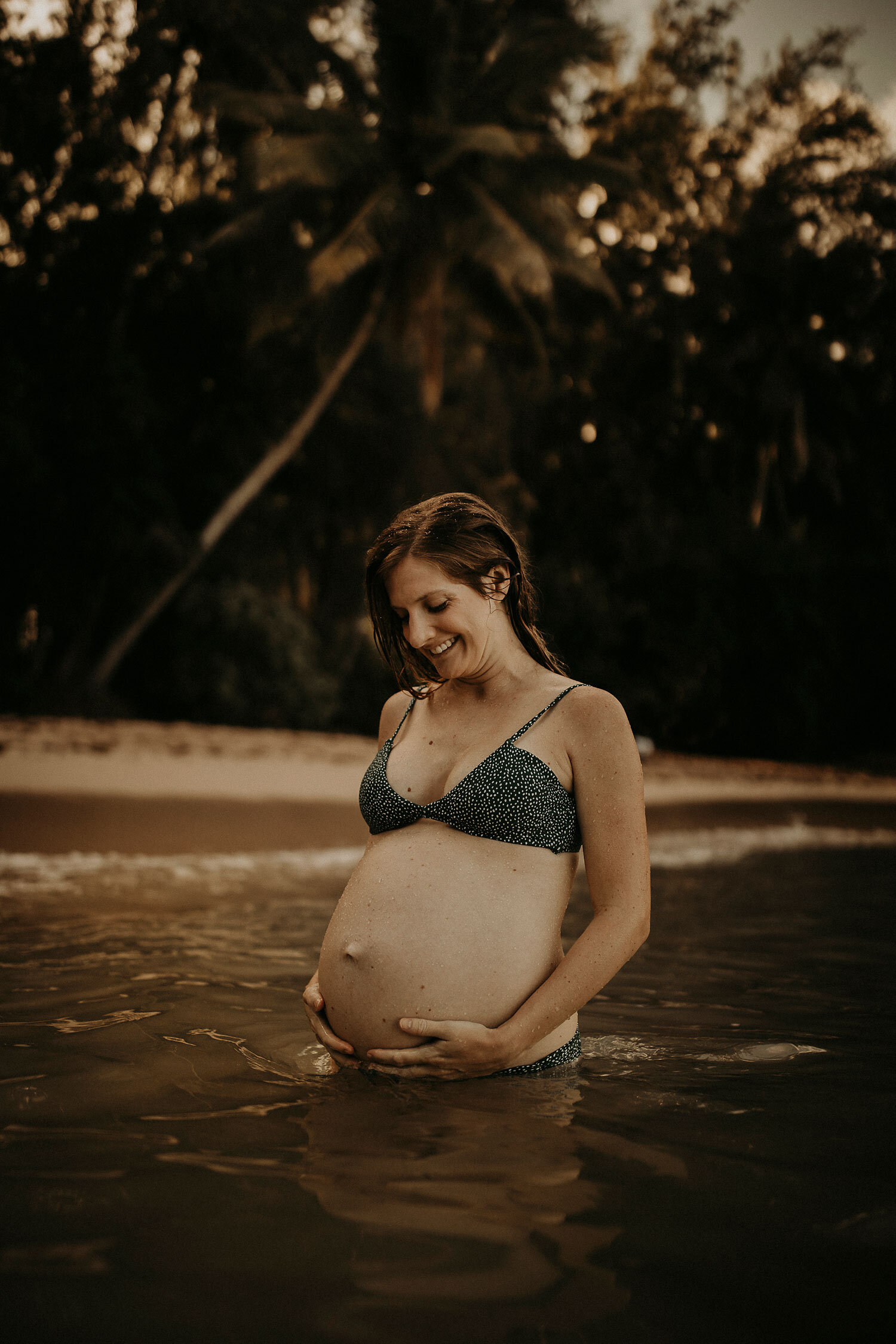 Oahu-Hawaii-Maternity-Photographer-17.jpg
